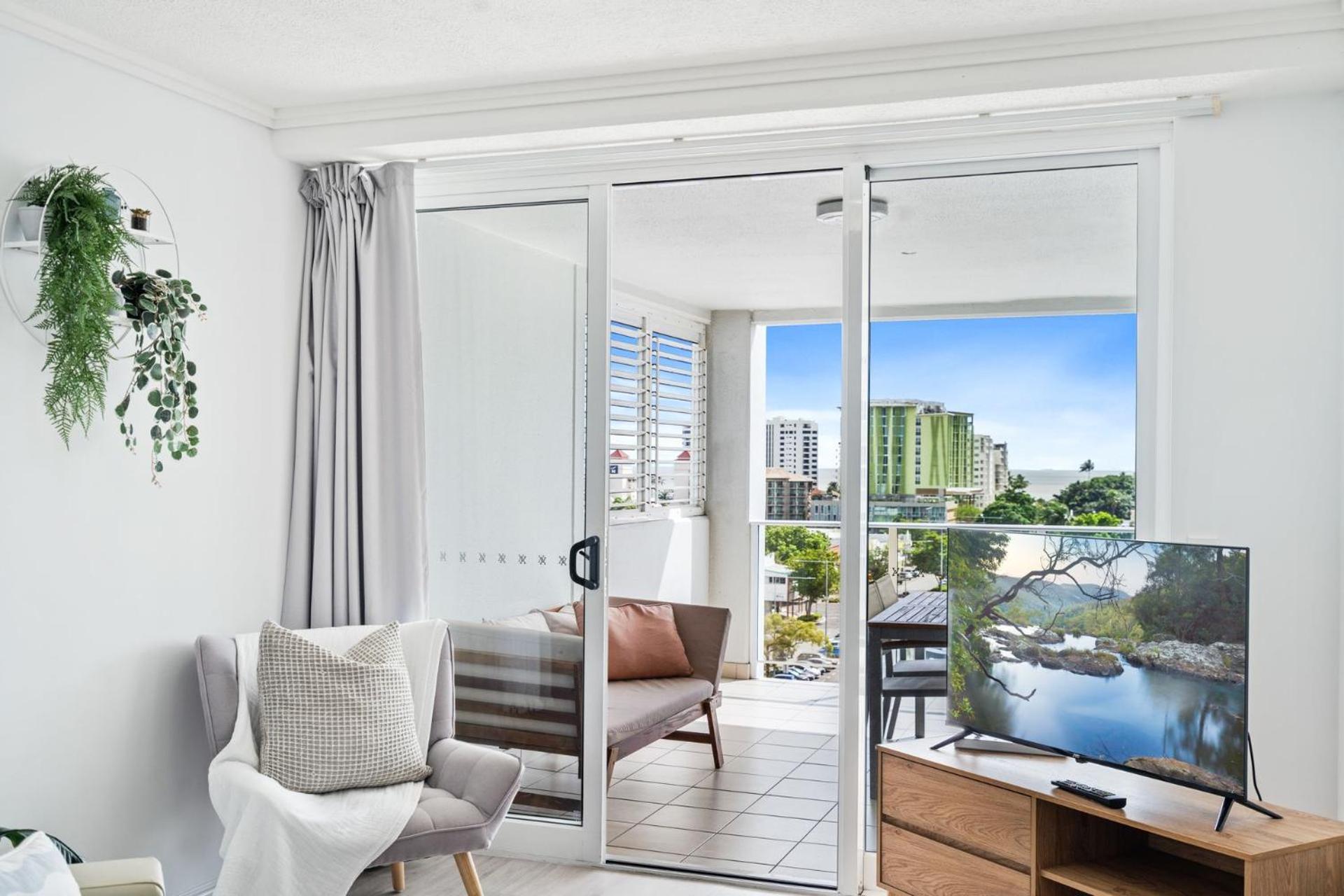 Belle Escapes 710 Elevated Cbd Getaway With Magical Views Apartment Cairns Exterior photo